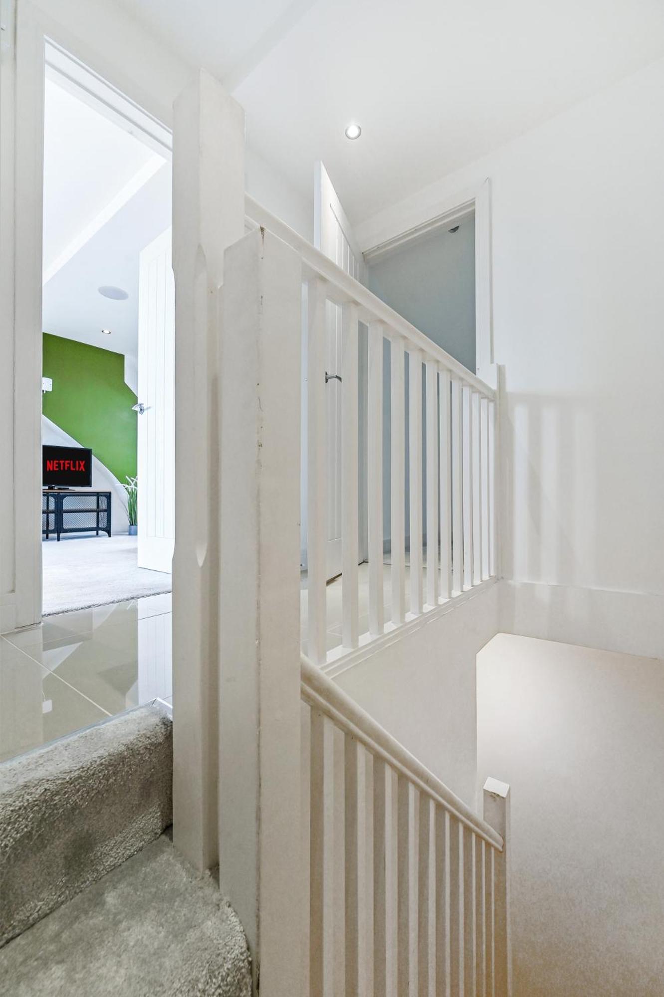 Family 1 Bed Apt Near Cardiff City Centre, Free Parking, Quiet, Secure Neighbourhood Εξωτερικό φωτογραφία